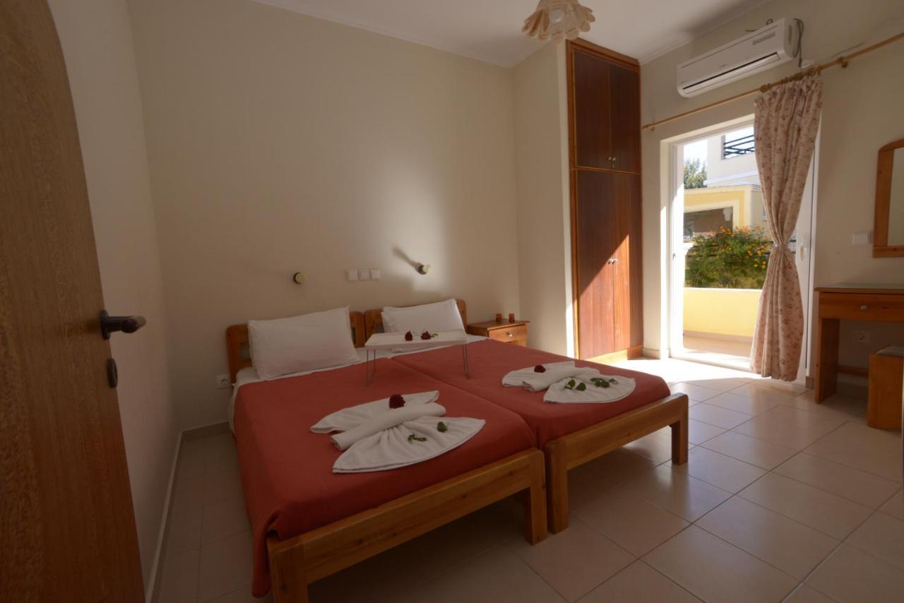 John Apartments First Floor Roda  Buitenkant foto