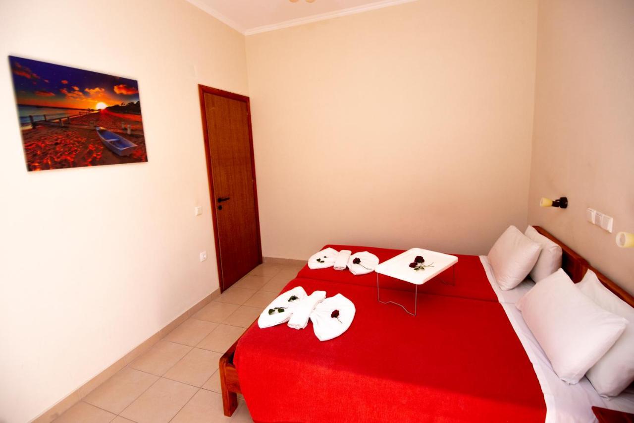 John Apartments First Floor Roda  Buitenkant foto